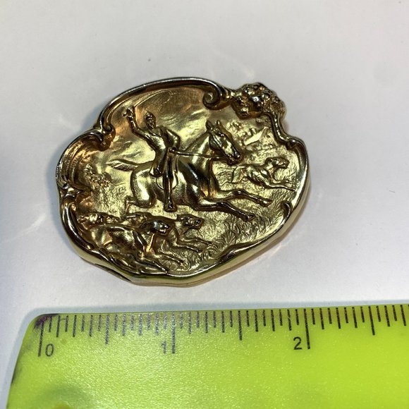 💝Vintage Hunting Scene Brooch Pin - Picture 5 of 5